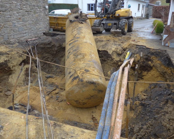 Removal of tanks prior to soil clean-up